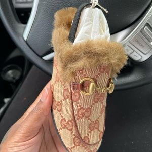 Size toddler 11 Gucci loafers only wore once still looks brand new